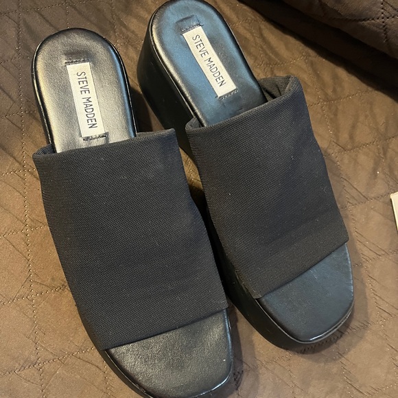 Steve Madden Slinky Platform Sandal - Picture 3 of 6